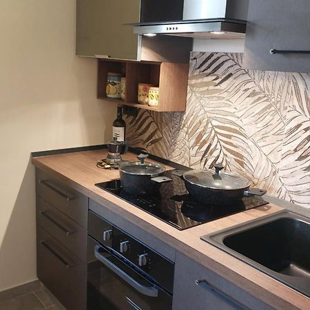 Charming Apartment Lake Front Acquaseria Ngoại thất bức ảnh