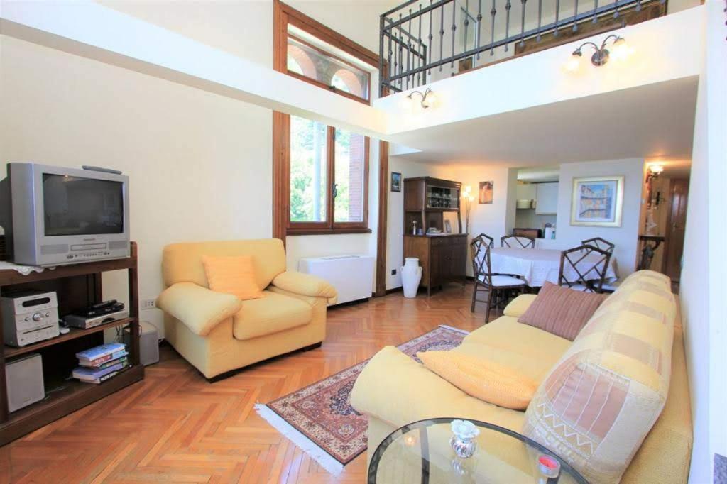 Charming Apartment Lake Front Acquaseria Ngoại thất bức ảnh